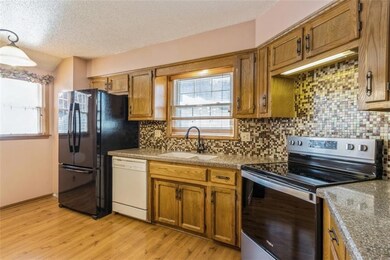 10574 Century Ln, Lenexa, KS 66215 - photo 7