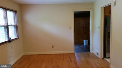 6718 Conway Ave, Takoma Park, MD 20912 - photo 5