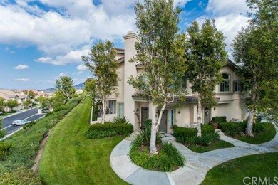 Viewpointe North offers lush landscape throughout
