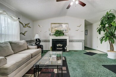 8820 Amanda Ln, Manvel, TX 77578 - photo 7