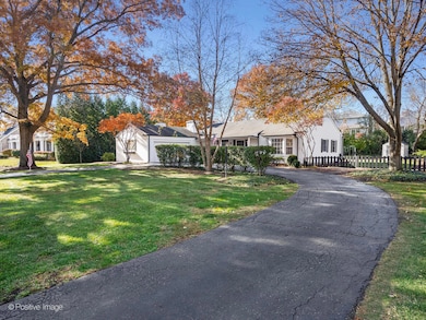 2S386 Seneca Dr, Wheaton, IL 60189 - photo 2