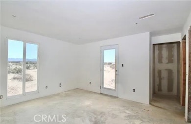 bedroom 2 w/ensuite bath