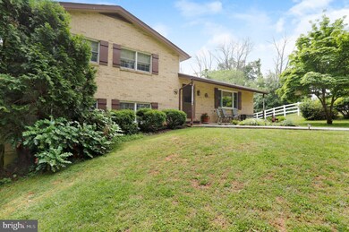 27 Cavalier Estates Ct, Harpers Ferry, WV 25425 - photo 2