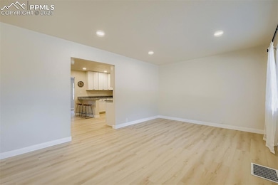 Sitting /front living room