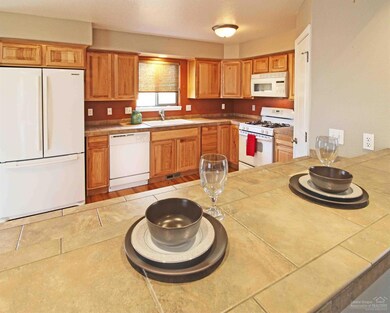 61075 Borden Dr, Bend, OR 97702 - photo 3