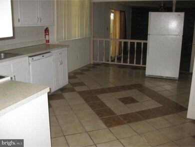 419 Camelot Dr, Brookhaven, PA 19015 - photo 6