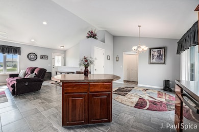 Kitchen/Dining Area
