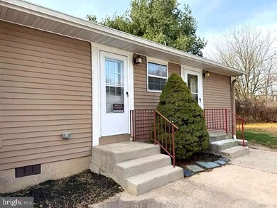 19 Walnut St unit B, Williamstown, NJ 08094 - photo 2