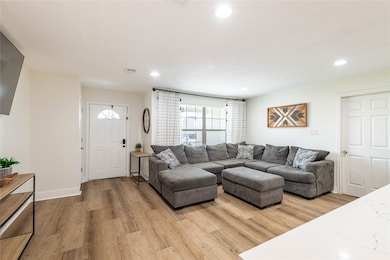 2031 7th St, Hempstead, TX 77445 - photo 6