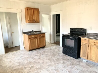 15 Cambridge St, Springfield, MA 01109 - photo 2