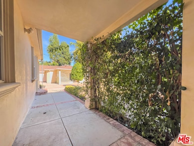 15426 Camarillo St, Los Angeles, CA 91403 - photo 3