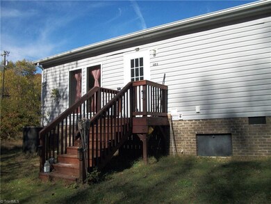 403 Riverside Dr, Eden, NC 27288 - photo 4