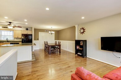 916 Caren Dr, Sykesville, MD 21784 - photo 4