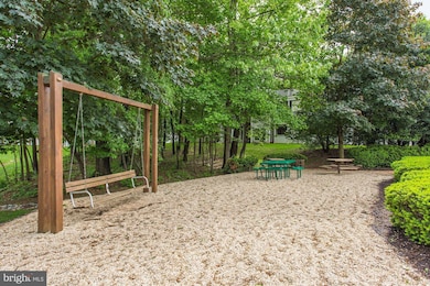 12150 Penderview Terrace unit 1326, Fairfax, VA 22033 - photo 3