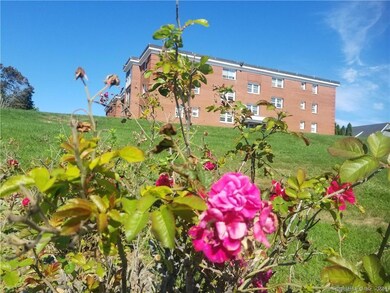 185 Melba St unit 109, Milford, CT 06460 - photo 2