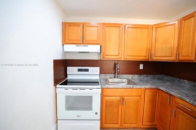 16117 NE 19th Ct unit 4, North Miami Beach, FL 33162 - photo 3