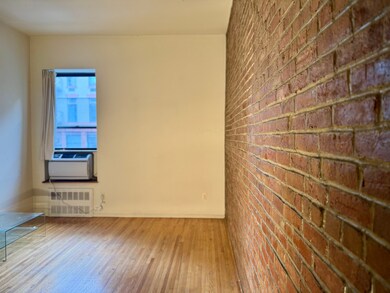 137 Christopher St unit 1B, New York, NY 10014 - photo 4