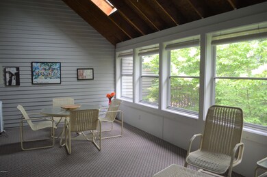 porch w skylight