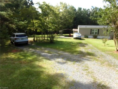 3323 Fulton Rd, Asheboro, NC 27205 - photo 7