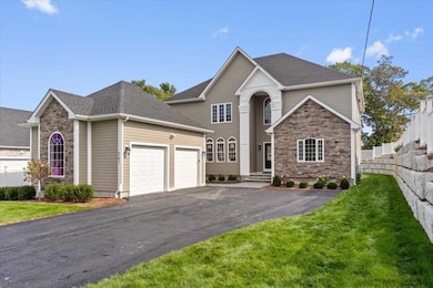 241 Lake Ave, Worcester, MA 01604 - photo 3