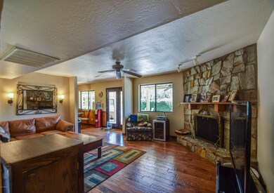 family room 4