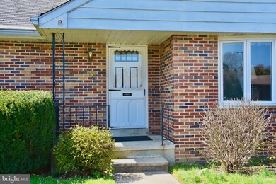 210 N Kenhorst Blvd, Reading, PA 19607 - photo 2