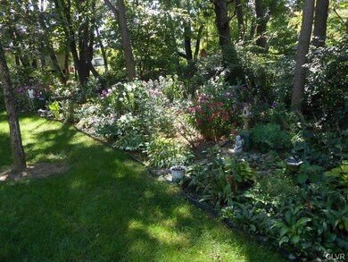 2454 Steeplechase Dr unit 2, Macungie, PA 18062 - photo 4