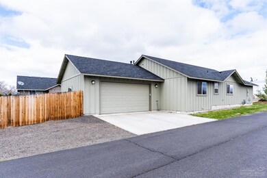 2361 NW 8th St, Redmond, OR 97756 - photo 5