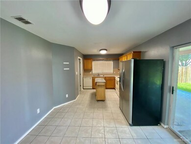1221 Kokopelli Dr, Edinburg, TX 78541 - photo 5