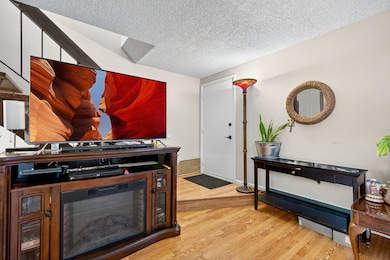 5525 Pebblebeach Dr unit 275, Hanover Park, IL 60133 - photo 3