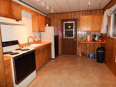Kitchen b