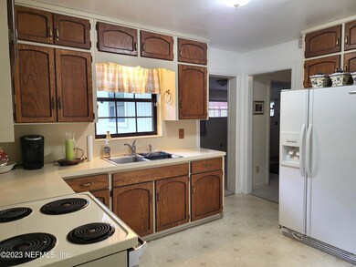 7155 Singapore Rd, Jacksonville, FL 32216 - photo 4