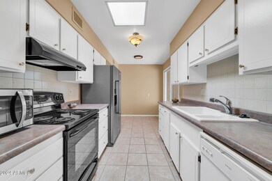 17028 N Pinion Ln, Sun City, AZ 85373 - photo 7