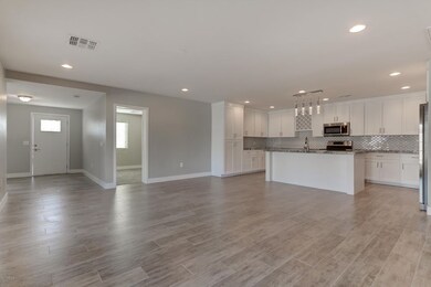 3231 N 27th Pl-21