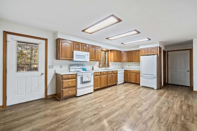 136 Shaker Rd, Gray, ME 04039 - photo 4