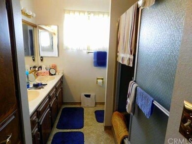 16566 Green Tree Blvd, Victorville, CA 92395 - photo 7