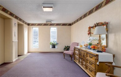 2120 Greentree Rd unit 511E, Pittsburgh, PA 15220 - photo 2