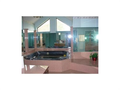 Master Bath/Spa.