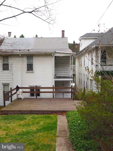 802 E Broad St, Tamaqua, PA 18252 - photo 3