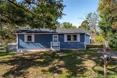 141 Poplar St, Camdenton, MO 65020 - photo 2