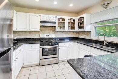 1110 S Plum Tree Ln, Palatine, IL 60067 - photo 7