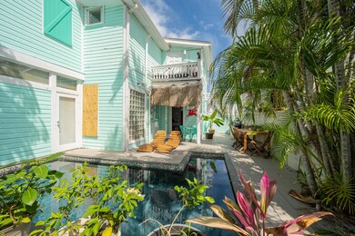 Pool & Backyard