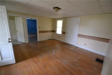 Living room of 1 bedroom apt.