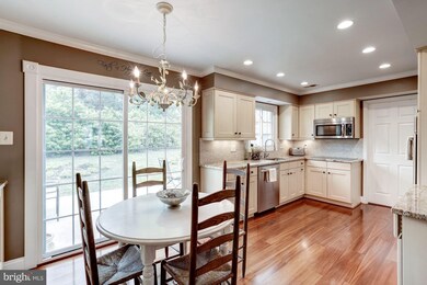 13123 Melville Ln, Fairfax, VA 22033 - photo 5