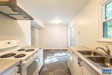 138 Quince Ln, Charlottesville, VA 22902 - photo 7