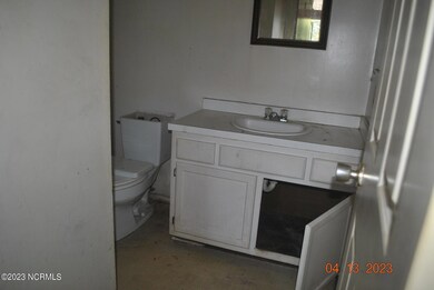 509 W Springhill Terrace, Jacksonville, NC 28546 - photo 7