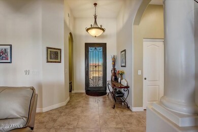 Gelding Ln- front door hall