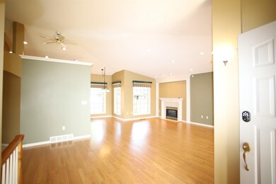 909 15 1 2 Ave SE, Minot, ND 58701 - photo 2