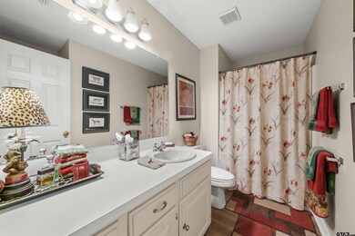 417 Amberwood Cir, Tyler, TX 75701 - photo 6