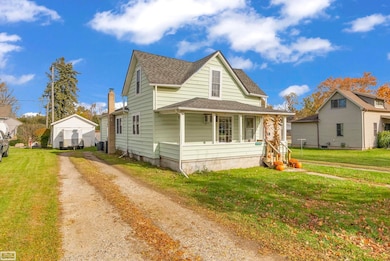 726 Turrill Ave, Lapeer, MI 48446 - photo 3